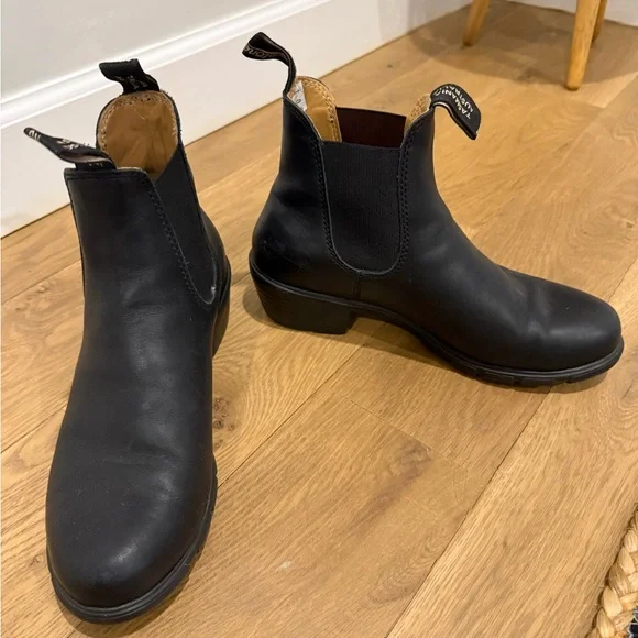 Blundstone Black Ankle Booties - Picture 6 of 7